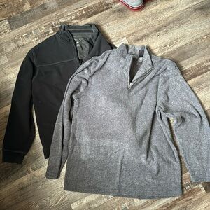 men’s two long sleeves sweaters bundle